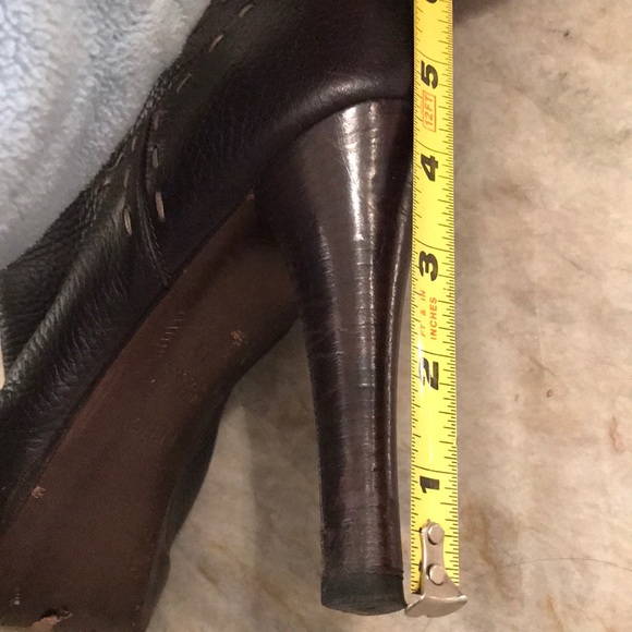 Host Pick! 🥳🤩🥳 💯 authentic Fendi heeled boots buckles pullon 39 - Picture 5 of 11